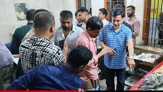 পাগলা কুকুরের কামড়ে নারীসহ আহত অর্ধশত