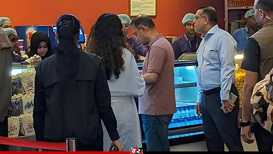 মেয়ে জাইমাকে নিয়ে সিনেমা হলে প্রধানমন্ত্রী