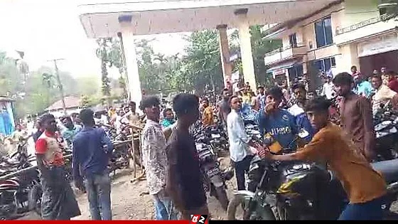 পেট্রোল পাম্পে পুলিশ সদস্যের উপর হামলা