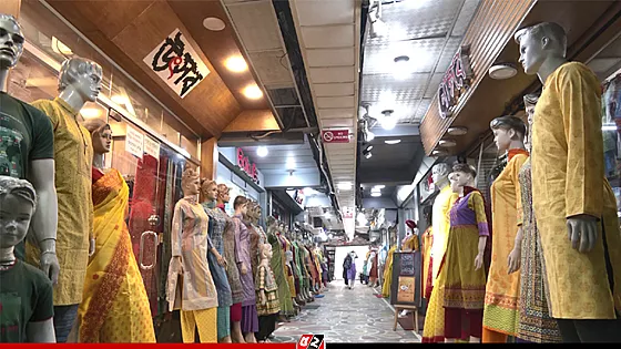 দোকানপাট-শপিংমল খোলা রাখার সময় বাড়লো