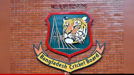 ভেঙে দেওয়া হলো বিসিবির পরিচালনা পর্ষদ, তামিম এডহক কমিটির প্রধান