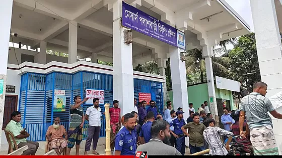 তেল নেয়াকে কেন্দ্র করে ছুরিকাঘাতে আহত ৩