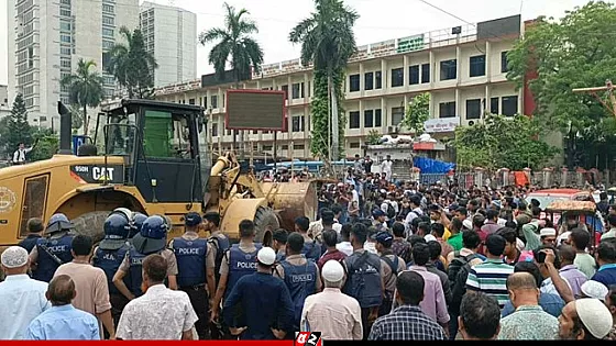 রাজধানীর সায়েদাবাদ ও বায়তুল মোকাররম এলাকায় সিটি কর্পোরেশনের উচ্ছেদ অভিযান