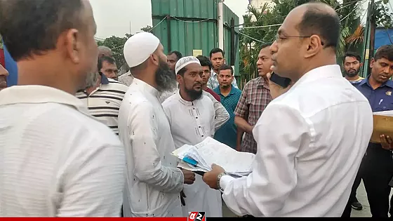 অবৈধভাবে  মজুত করা ১৩৫০০ লি. ডিজেল উদ্ধার, আটক ২