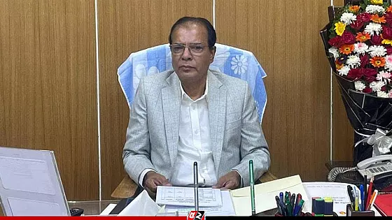 বিমানবন্দরে অসুস্থ ত্রাণমন্ত্রী, ঢাকা আনা হচ্ছে এয়ার অ্যাম্বুলেন্সে