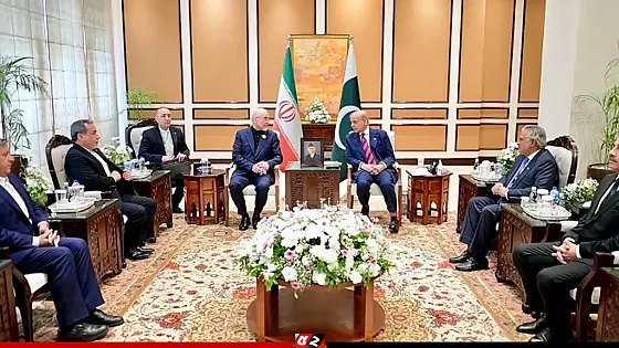 যুদ্ধে যা পায়নি, আলোচনায় তা আদায়ে চাপ দিচ্ছে যুক্তরাষ্ট্র: ইরান