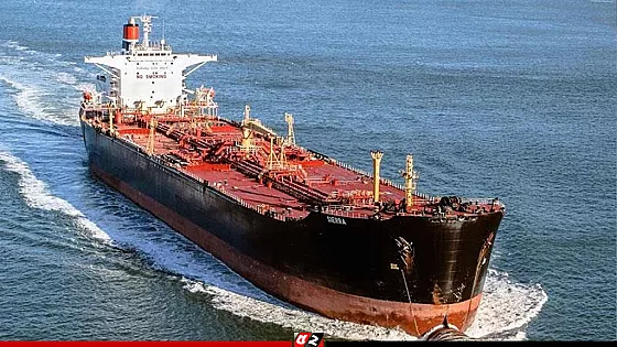 সকালে এসেছে ১টি তেলবাহী জাহাজ, রাতে আসবে আরও ২টি 