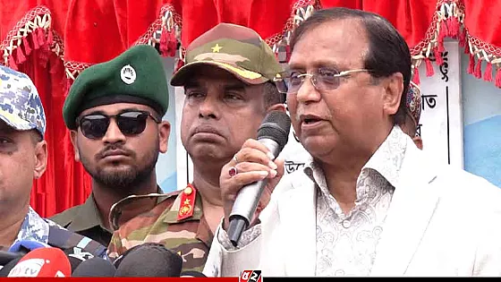  ফুটপাতের ব্যবসায়ীদের লাইসেন্স দেবে সরকার: ডিএসসিসি প্রশাসক  