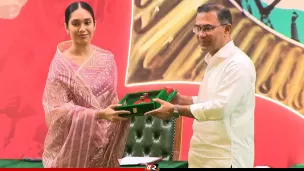 ১৫ ব্যক্তি ও ৫ প্রতিষ্ঠানের হাতে স্বাধীনতা পদক তুলে দিয়েছেন প্রধানমন্ত্রী