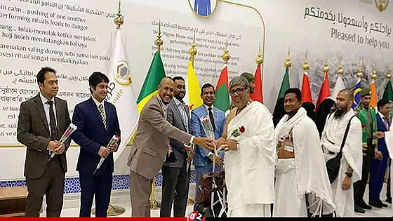 সৌদি আরবে পৌঁছাল বাংলাদেশের প্রথম হজ ফ্লাইট