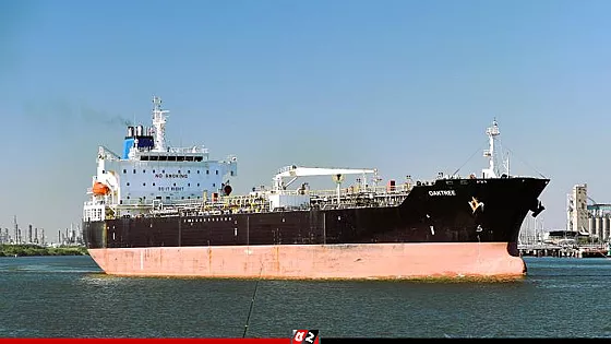 জ্বালানি তেল নিয়ে দেশে এসেছে আরও ৫ জাহাজ