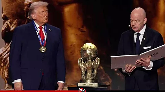 বিতর্কের মুখে ট্রাম্পকে দেয়া ‘ফিফা শান্তি পুরস্কার’