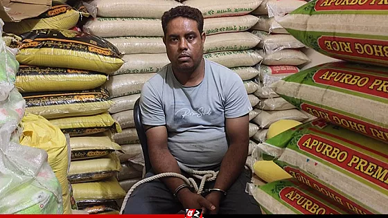 ট্রাক থামিয়ে  ৫৯০ বস্তা চাল ডাকাতি, গ্রেপ্তার ২