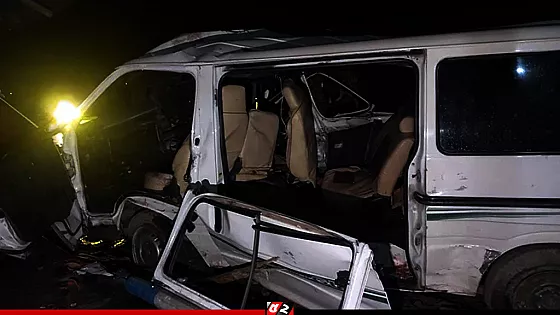 নাগেশ্বরীতে ট্রাক-মাইক্রোবাস সংঘর্ষ, নিহত বেড়ে ৫