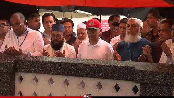 হযরত শাহজালালের (রহ.) মাজার জিয়ারত করেছেন প্রধানমন্ত্রী  