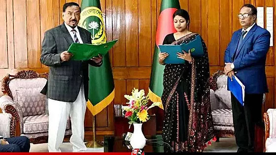 শপথ নিয়েছেন এনসিপির নুসরাত তাবাসসুম  