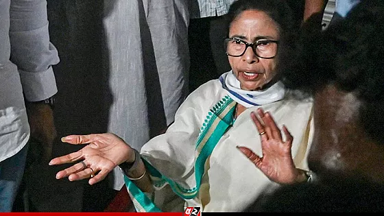 ভেঙে দেয়া হলো মমতার মন্ত্রিসভা