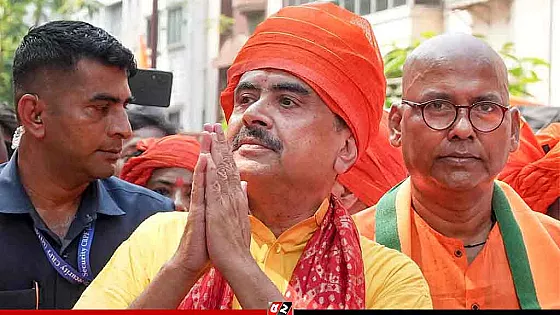 মুখ্যমন্ত্রী হিসেবে শপথ নিয়েছেন শুভেন্দু অধিকারী
