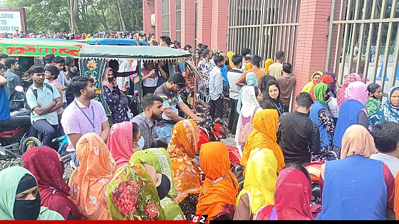 পাবনায়  ইপিজেডে  শ্রমিকদের  বিক্ষোভ, প্রধান ফটকে তালা