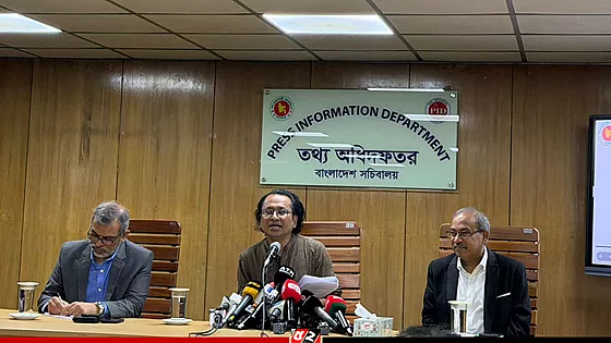 সারাদেশে ৯৫ মিলিয়ন ডোজ ভ্যাকসিন সরবরাহের পরিকল্পনা সরকারের: তথ্য উপদেষ্টা