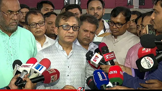 চামড়া শিল্প একটি বিলিয়ন ডলারের রপ্তানি আয়ের খাতে পরিণত হবে : বাণিজ্যমন্ত্রী