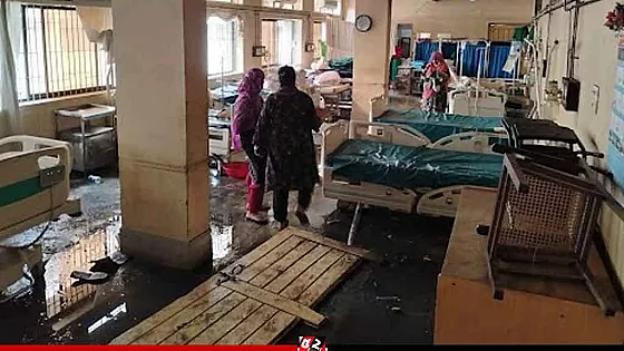 খুলনা মেডিকেল কলেজ হাসপাতালে ভয়াবহ আগুন, আহত ৫