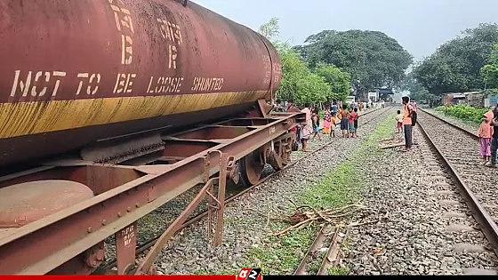 কোটচাঁদপুরে মালবাহী ট্রেন লাইনচ্যুত, ৫ ঘণ্টা পর রেল যোগাযোগ স্বাভাবিক 