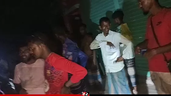 লোডশেডিং এর প্রতিবাদে বিক্ষোভ মিছিল