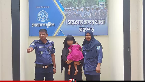 পতাকা বৈঠকের মাধ্যমে নারী-শিশুকে ফেরত দিলো বিএসএফ