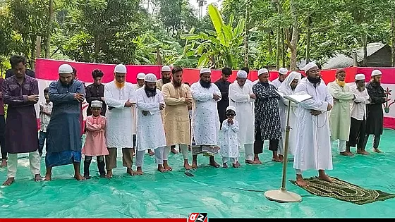 মধ্যপ্রাচ্যের সাথে মিল রেখে দেশের বিভিন্ন স্থানে ঈদের জামাত অনুষ্ঠিত