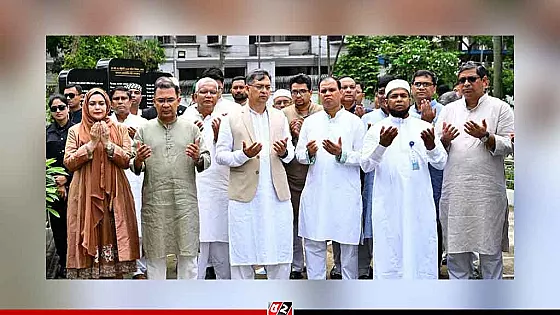 বিডিআর বিদ্রোহে নিহত সেনা কর্মকর্তাদের কবর জিয়ারত করলেন প্রধানমন্ত্রী