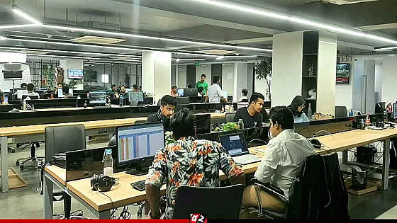 টানা সাত দিনের ছুটি শেষে সোমবার খুলছে অফিস-আদালত