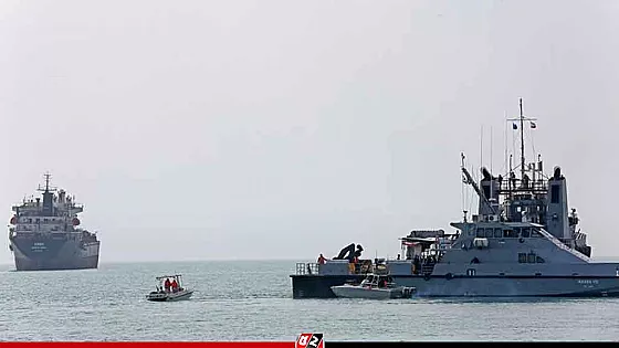 ওমান উপসাগরে মার্কিন যুদ্ধজাহাজে ইরানের হামলা