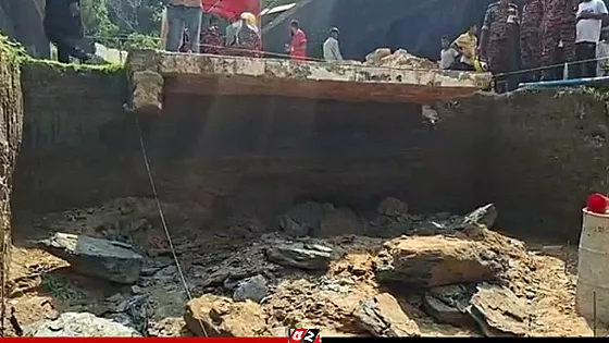 কক্সবাজারে মাটিচাপায় ২ শ্রমিকের মৃত্যু, আহত ১