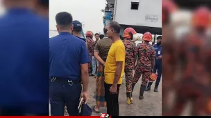 ফের নিয়ন্ত্রণ হারিয়ে পল্টুন থেকে পদ্মায় পড়ল যাত্রীবাহী বাস