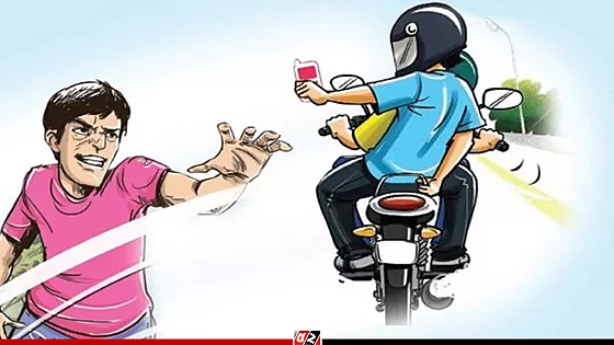প্রকাশ্যে ব্যবসায়ীকে গুলি করে দেশি-বিদেশি মুদ্রাসহ ১৭ হাজার ডলার ছিনতাই