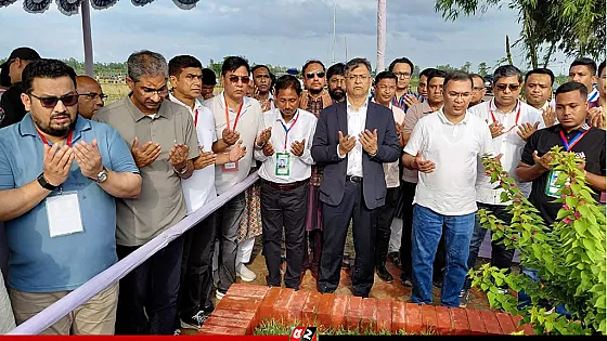 শহীদ ওয়াসিমের মায়ের হাতে ২০ লাখ টাকার সঞ্চয়পত্র তুলে দিলেন প্রধানমন্ত্রী