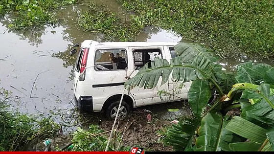 প্রবাসী স্বামীকে বিদায় দিতে গিয়ে স্ত্রীর মৃত্যু, একই পরিবারের ১১ জন আহত
