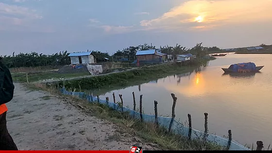 সরকারি খাল দখল করে মাছের ঘের, ভুক্তভোগীদের হুমকি