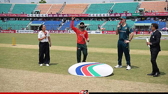 টস জিতে ব্যাটিংয়ে বাংলাদেশ, অভিষেক সাকলাইনের