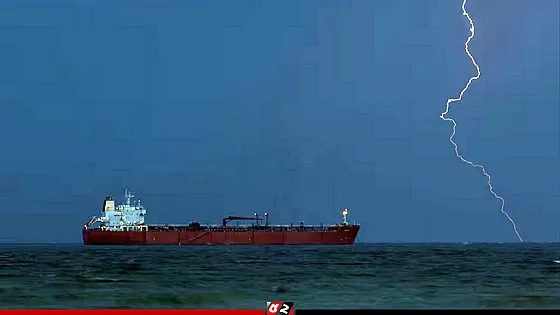 ফের হরমুজ প্রণালি বন্ধের ঘোষণা, নৌযান চলাচলের সতর্কতা জারি