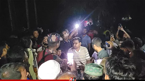 বহিরাগত মাদকসেবীদের বিরুদ্ধে স্থানীয়দের বিক্ষোভ মিছিল 
