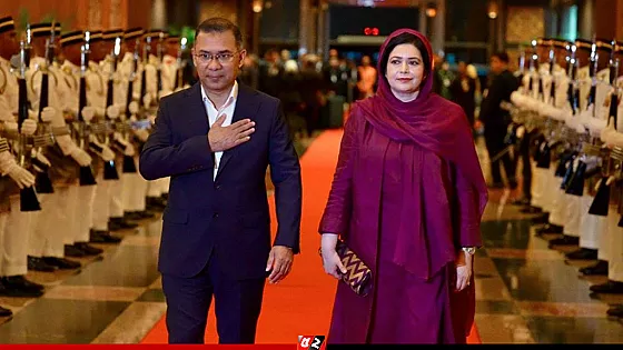মালয়েশিয়ায় প্রধানমন্ত্রীকে লালগালিচা সংবর্ধনা