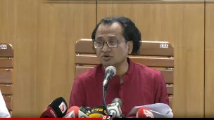 আ. লীগ নিষিদ্ধ হবে কি না, সিদ্ধান্ত দেবে আদালত: তথ্য উপদেষ্টা