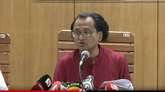 আ. লীগ নিষিদ্ধ হবে কি না, সিদ্ধান্ত দেবে আদালত: তথ্য উপদেষ্টা