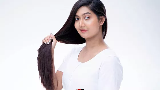 চুল পড়া কমাতে তেলে মেশান এই ৩ উপাদান