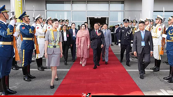 প্রথম বিদেশ সফর শেষে দেশে ফিরছেন প্রধানমন্ত্রী