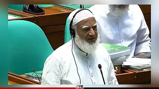 বিরোধীদলীয় নেতার বক্তব্যে টেবিল চাপড়ে সমর্থন জানাল পুরো সংসদ