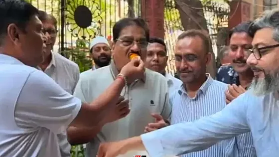 ভারতের পর্যটন ভিসা ফের চালু, কলকাতায় ব্যবসায়ীদের মিষ্টিমুখ      
