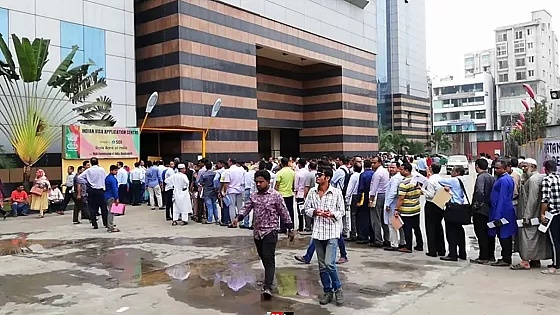 ভারতীয় ভিসা আবেদন জমা শুরু, প্রথম দিনেই  দীর্ঘ লাইন